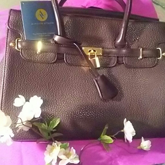 Adrienne Vittadini Handbag - Picture 1 of 5